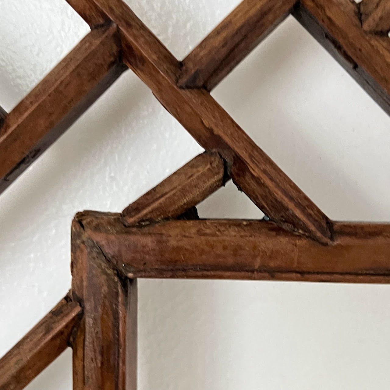 Geometric Large Scale Trellis Frame