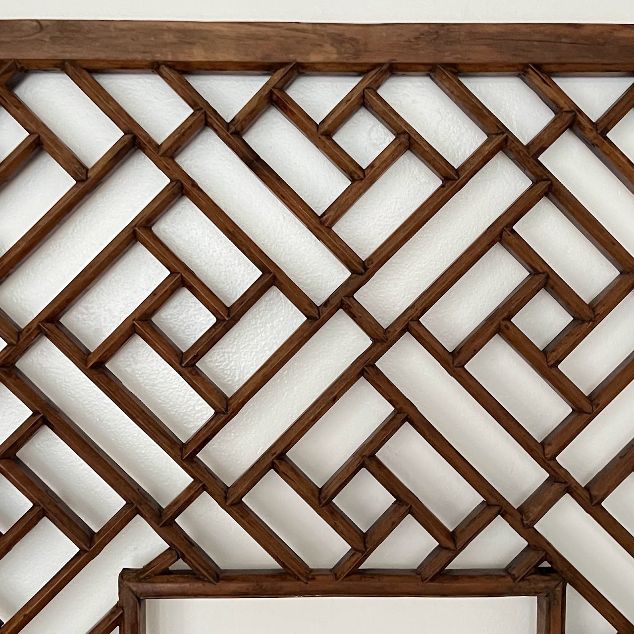 Geometric Large Scale Trellis Frame