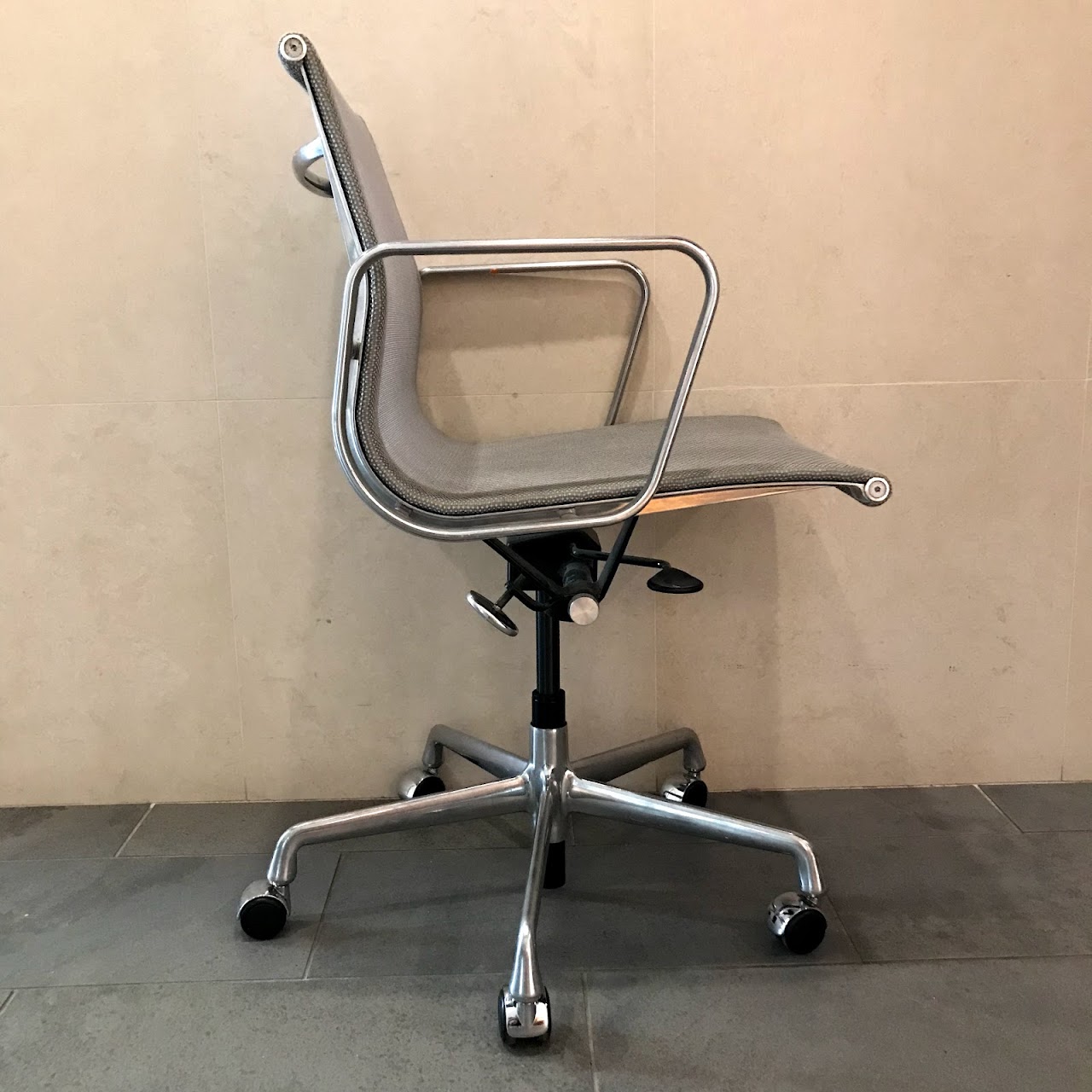 Herman Miller + Eames Aluminum Group Rolling Chair