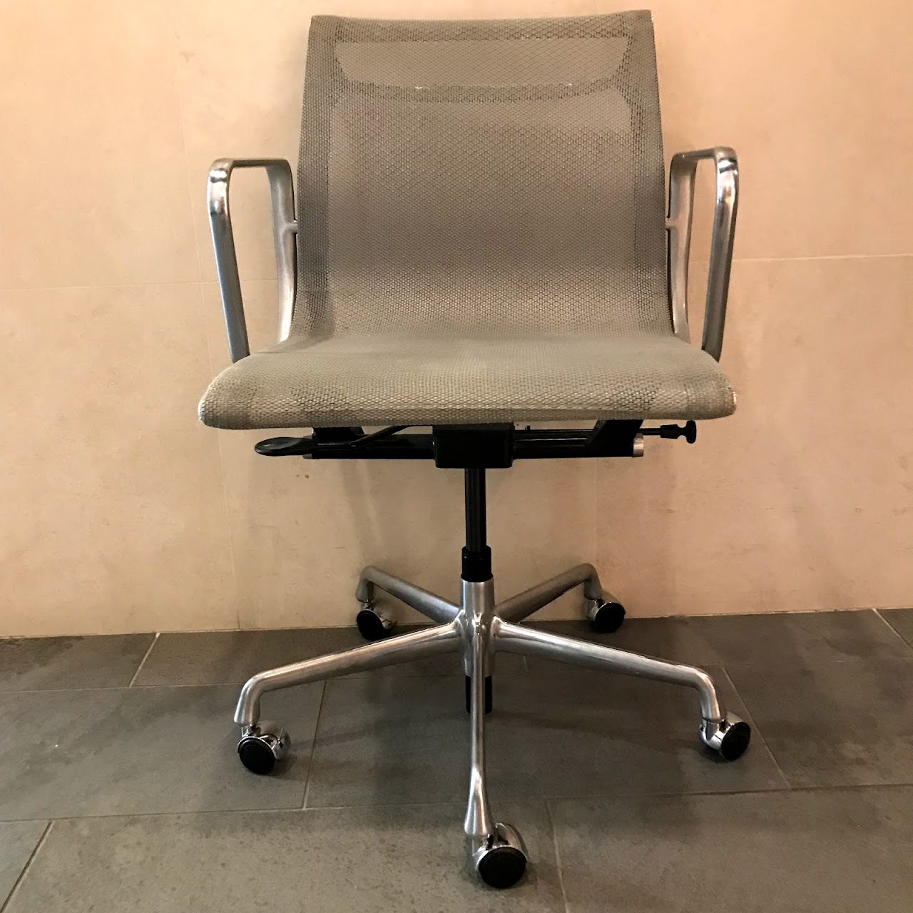 Herman Miller + Eames Aluminum Group Rolling Chair