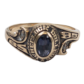 10K Gold Vintage Class Ring