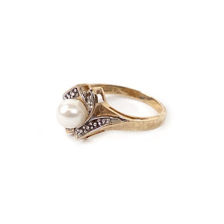 10K Gold Ring with Diamonds and Pearls