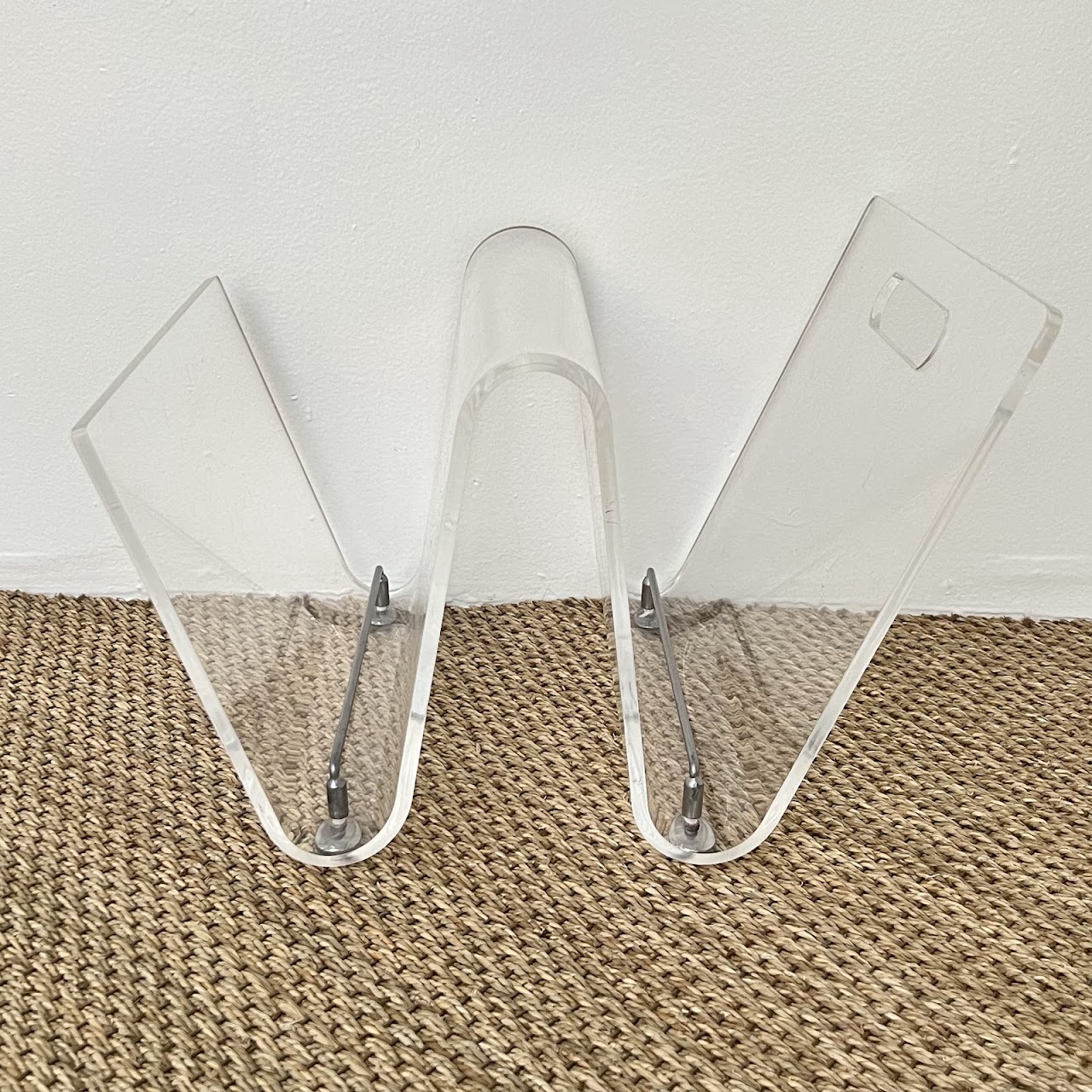 Acrylic Wave Magazine Rack