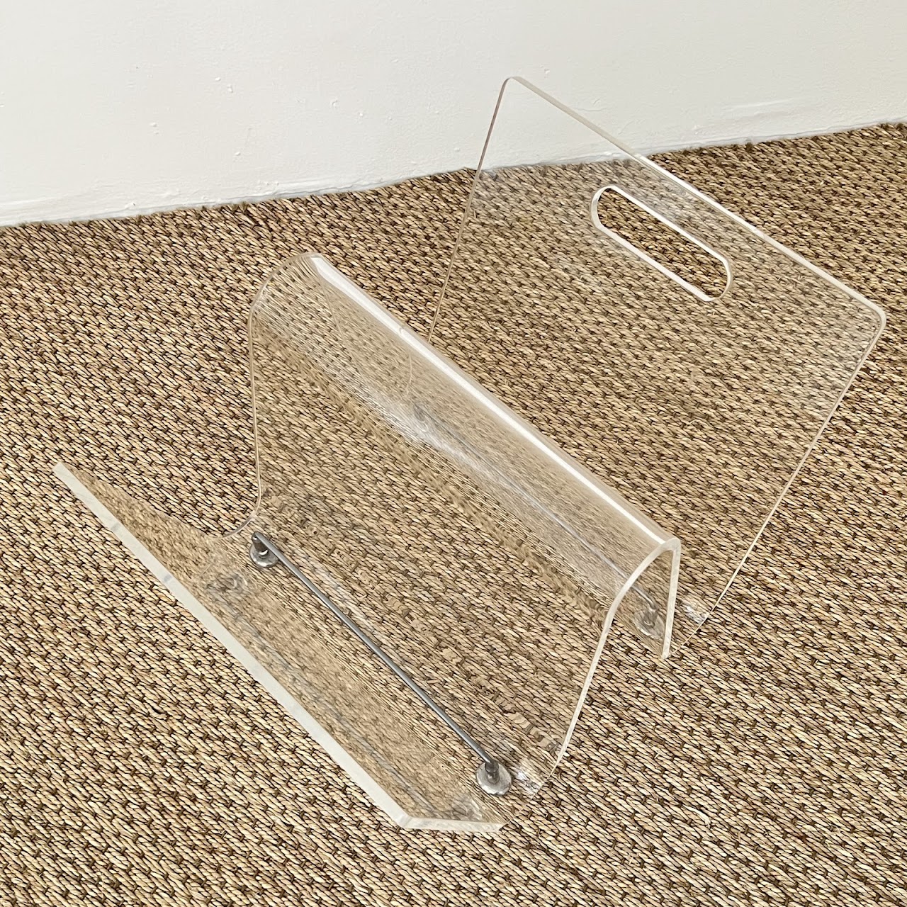 Acrylic Wave Magazine Rack