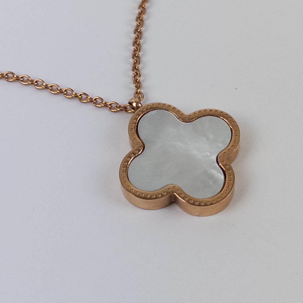 14K Gold Quatrefoil Pendant Necklace