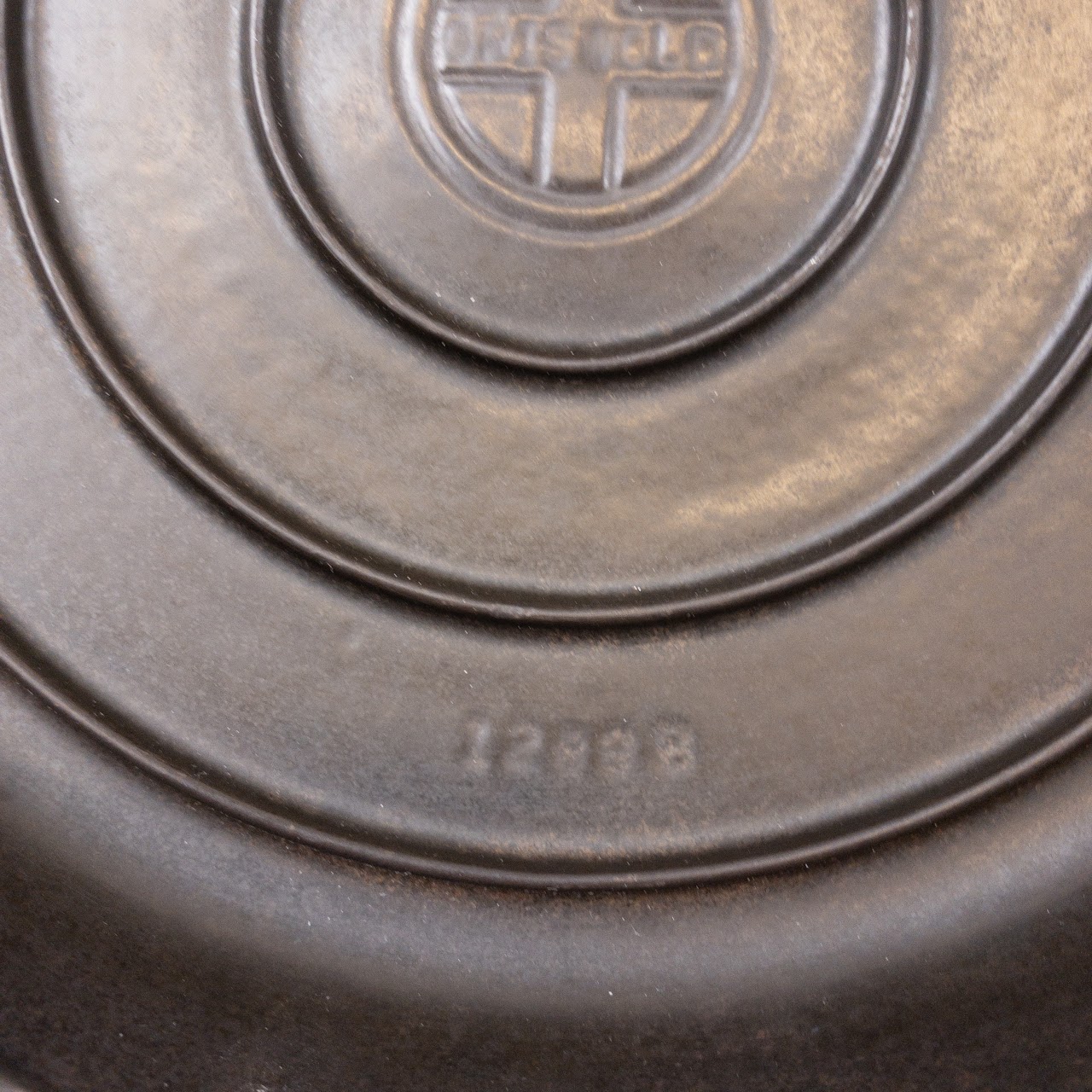 Vintage Griswold Cast Iron 11 Dutch Oven