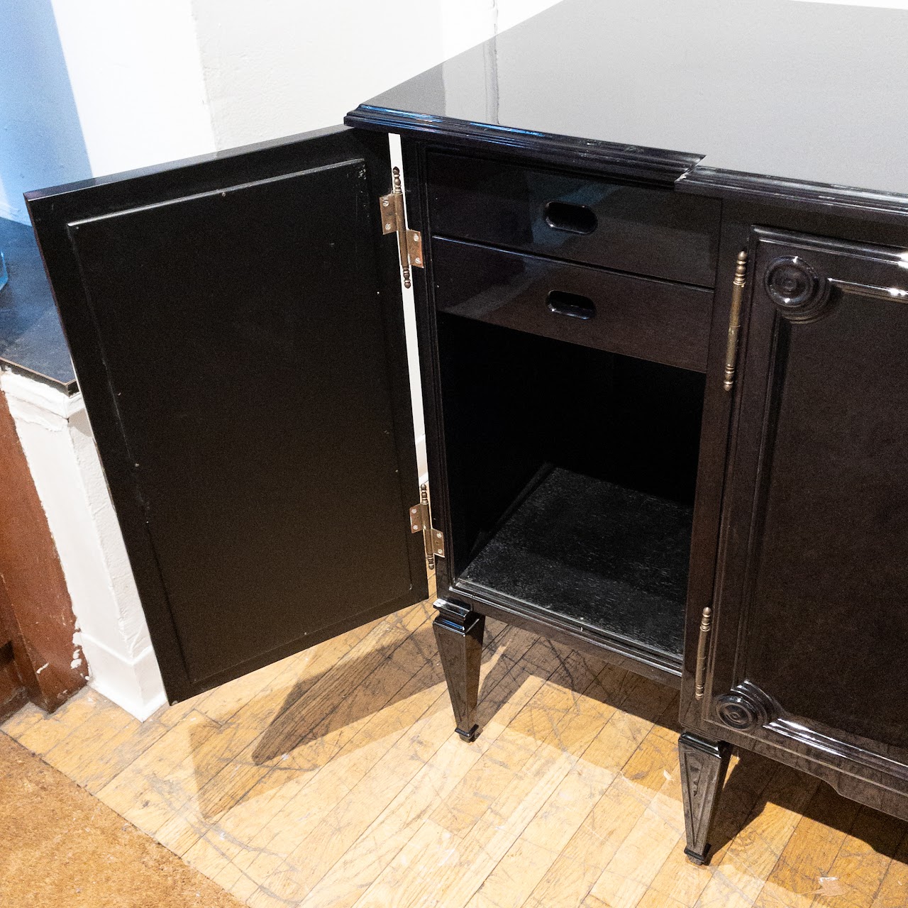 Lacquered Wood Transitional Sideboard