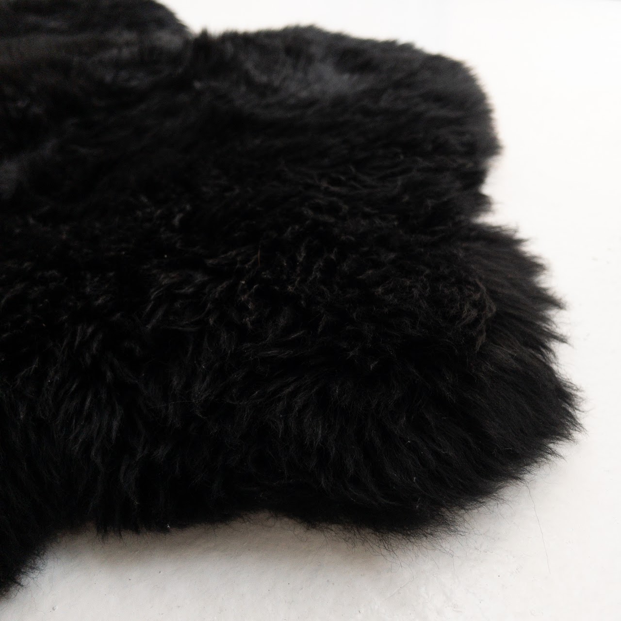 Natural Black Sheepskin Rug