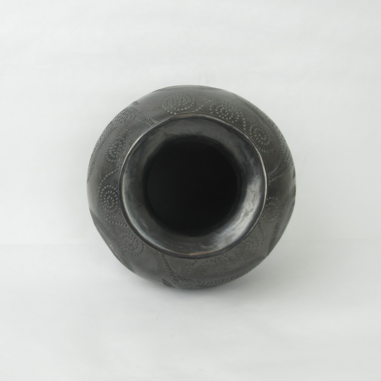 Black Oaxaca Round Vase