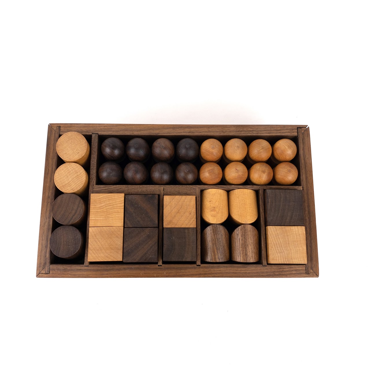 Robert Rudolph Hollendonner Eideos Modernist Walnut and Cherry Chess Set, 1977