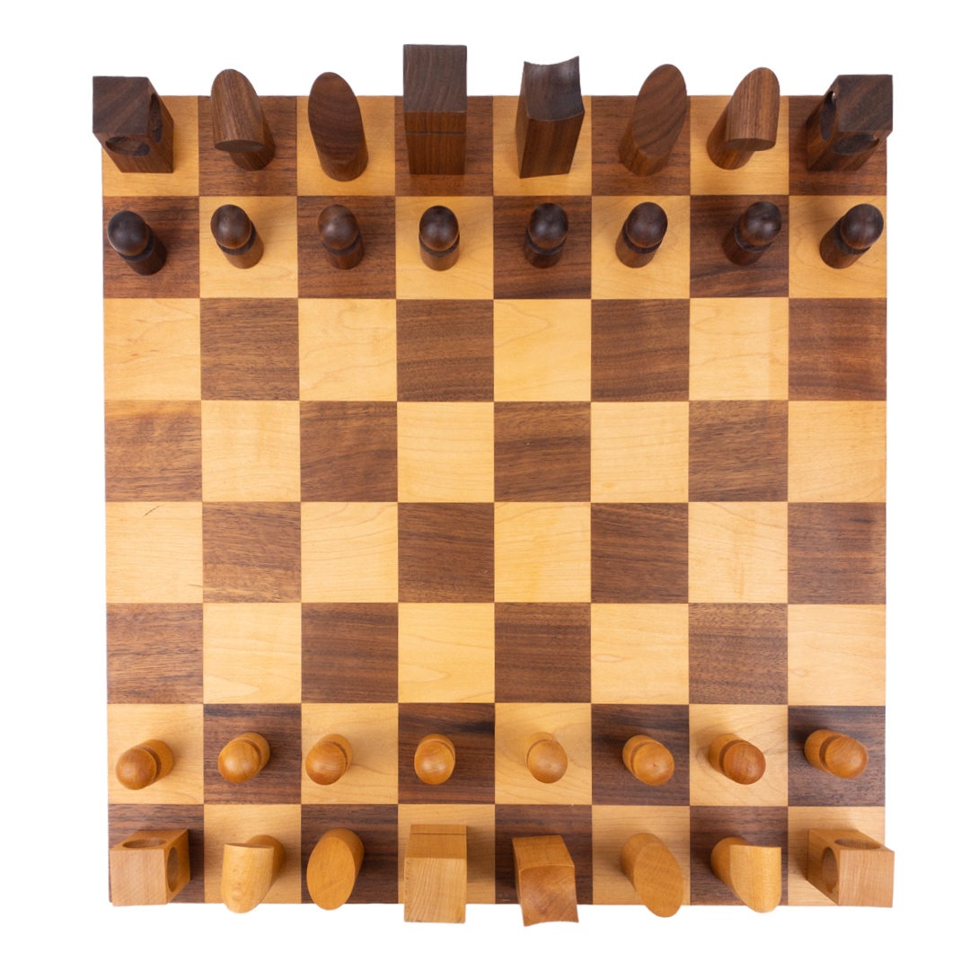 Robert Rudolph Hollendonner Eideos Modernist Walnut and Cherry Chess Set, 1977