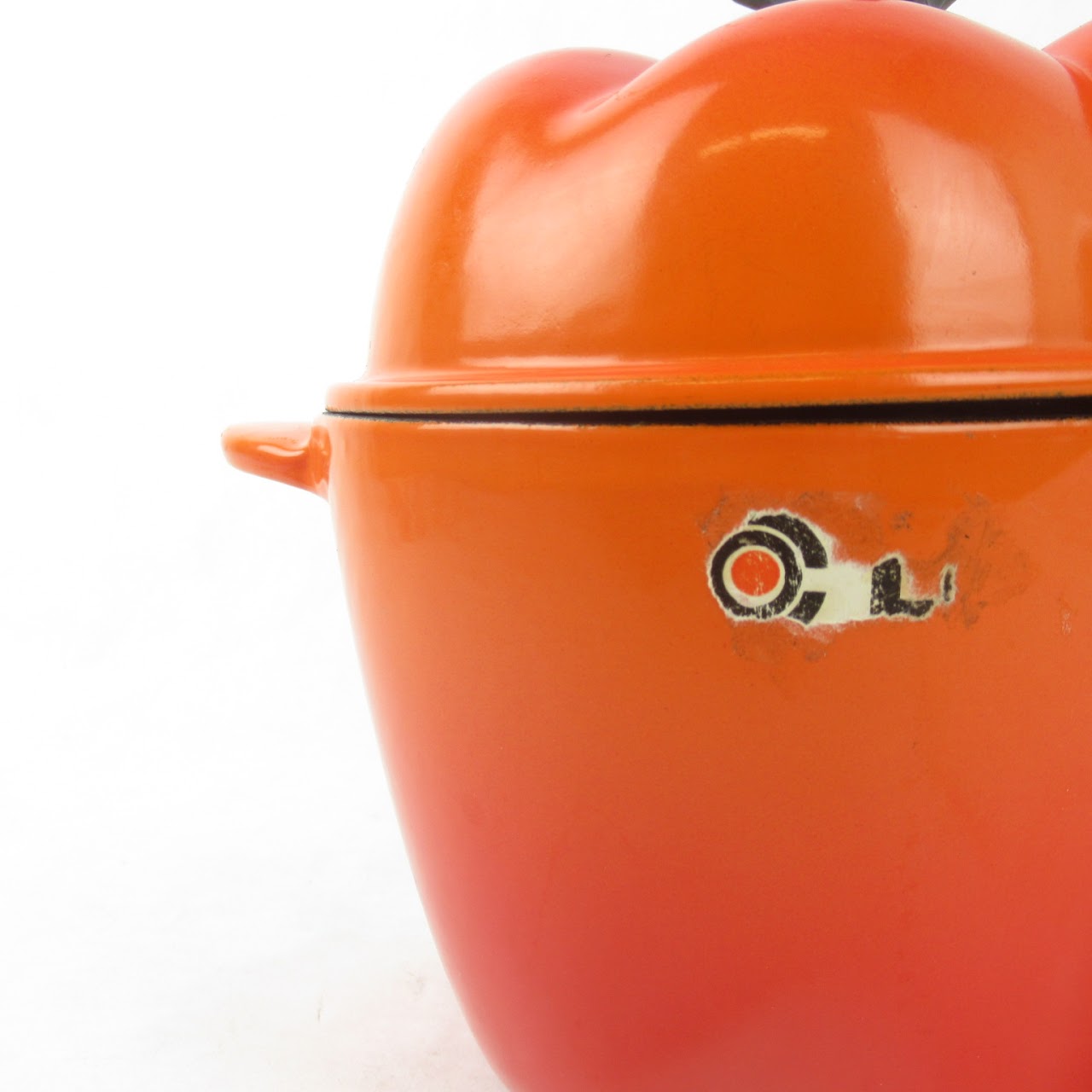 Le Creuset Bell Pepper Shaped Cast Iron Cooker