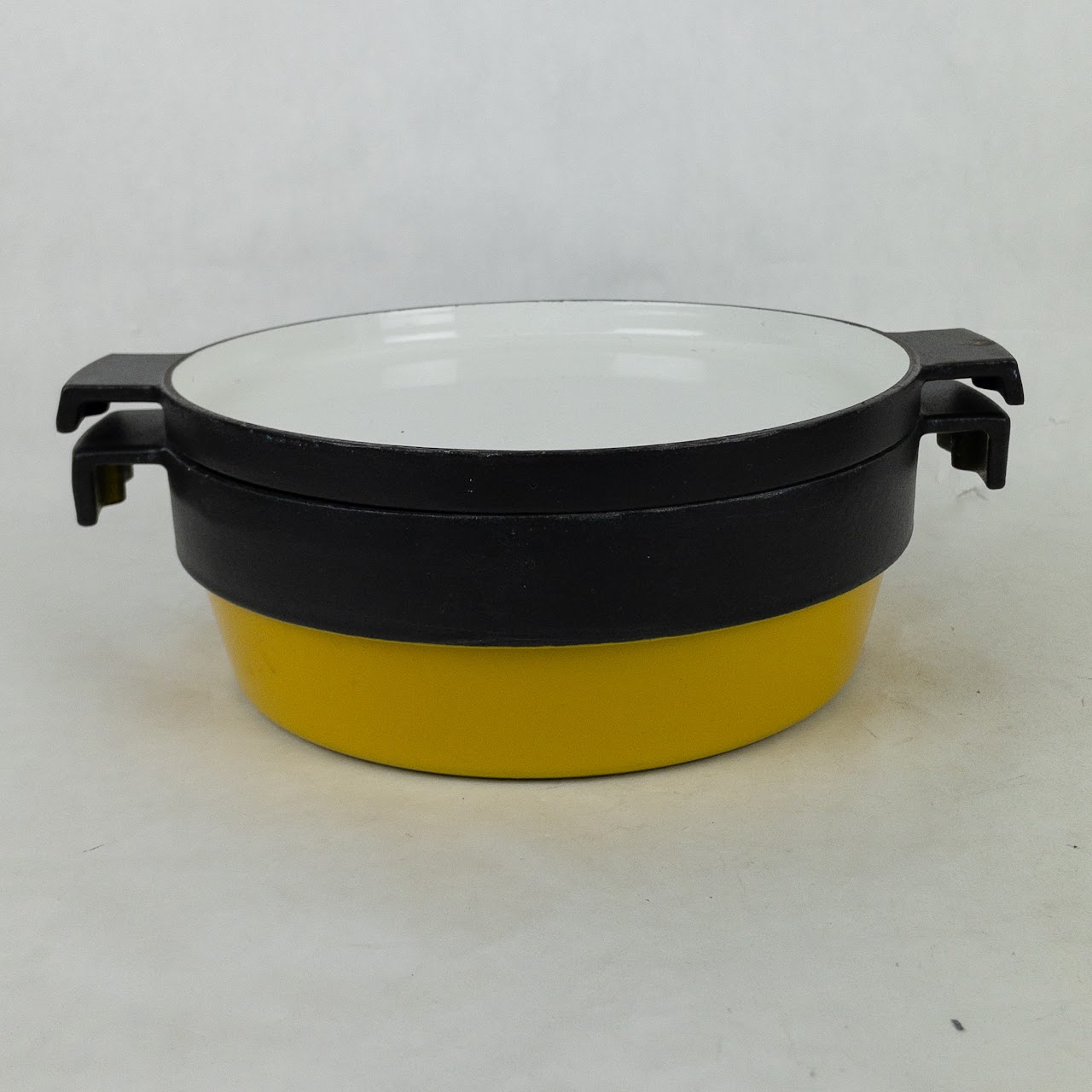 Paryphee # 3 Cast Iron Cooker With Convertible Lid