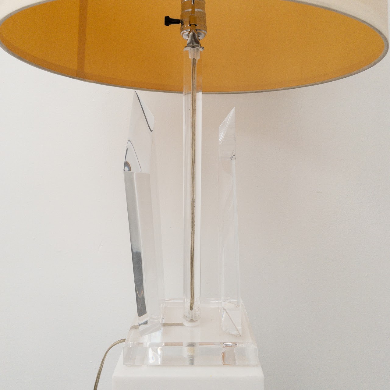 Van Teal Signed Mid-Century Modernist Lucite Table Lamp