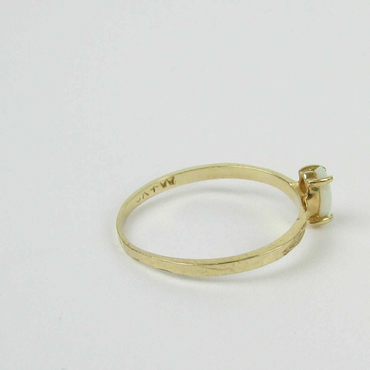 10K Gold Opal Ring