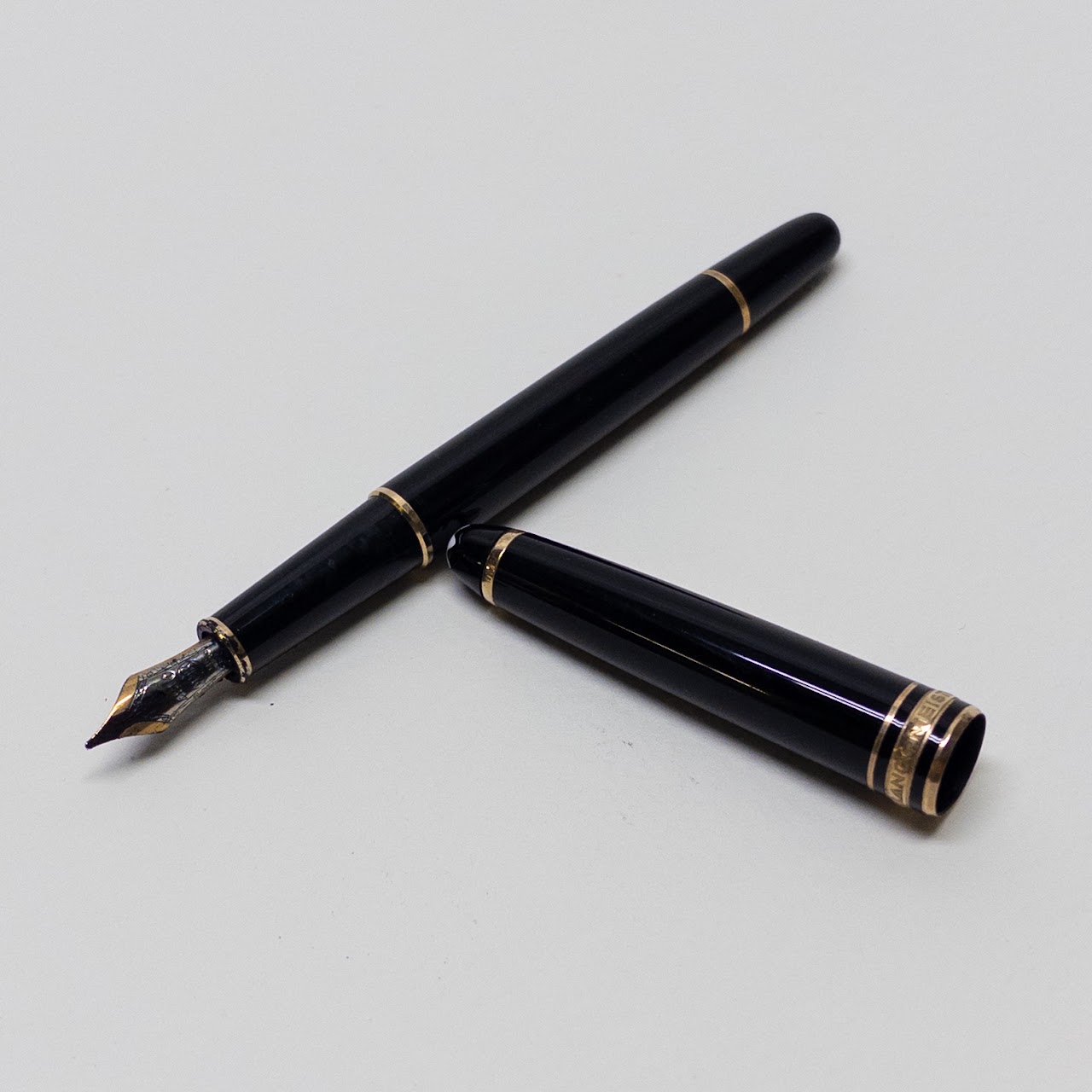 Montblanc Meisterstück 14K Gold Nib Fountain Pen