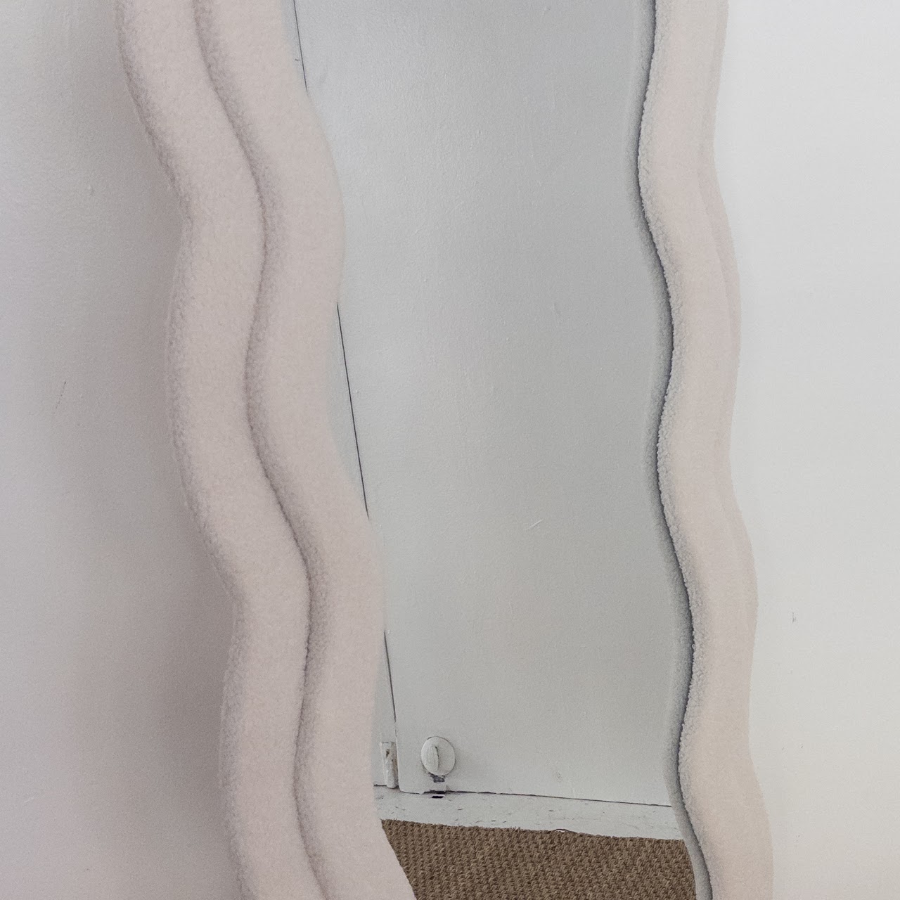 Flamingueo Teddy Wavy Plush Wall Mirror 2