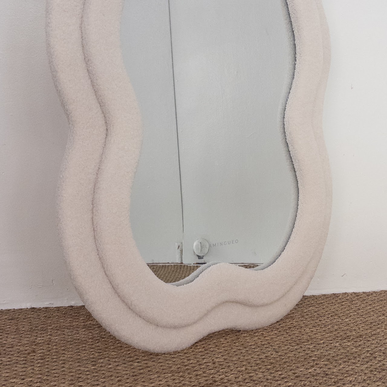 Flamingueo Teddy Wavy Plush Wall Mirror 1