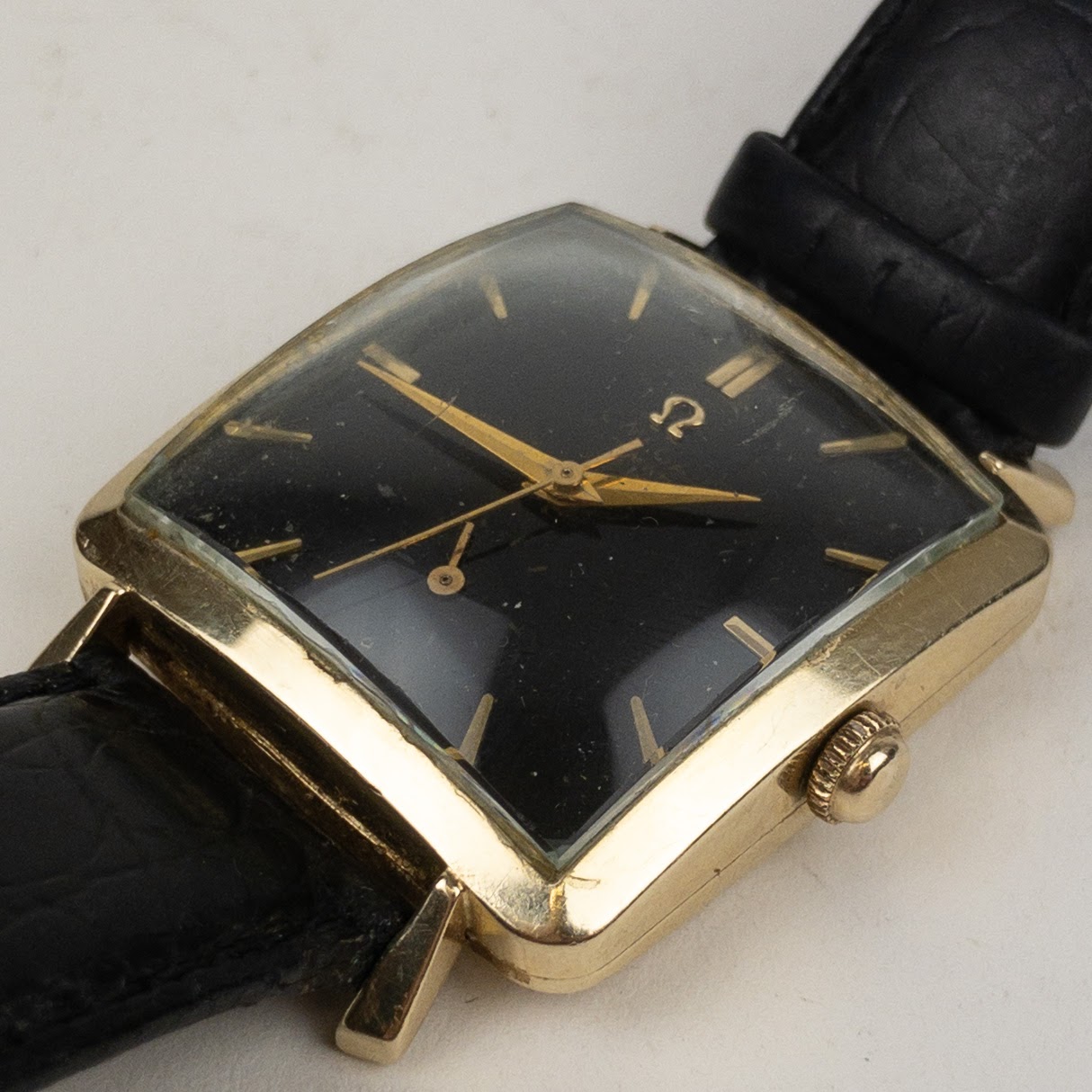 Omega 14K Gold Vintage Quartz Wristwatch NEEDS REPAIR