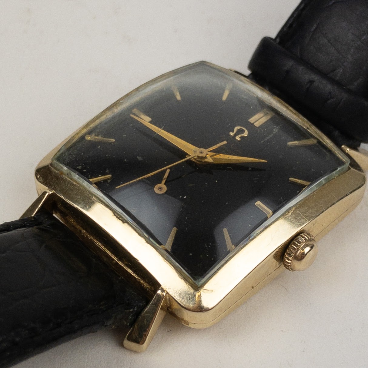 Omega 14K Gold Vintage Quartz Wristwatch NEEDS REPAIR