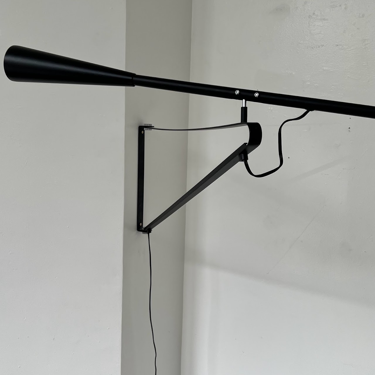 Mod Swing-Arm Cantilever Wall Lamp