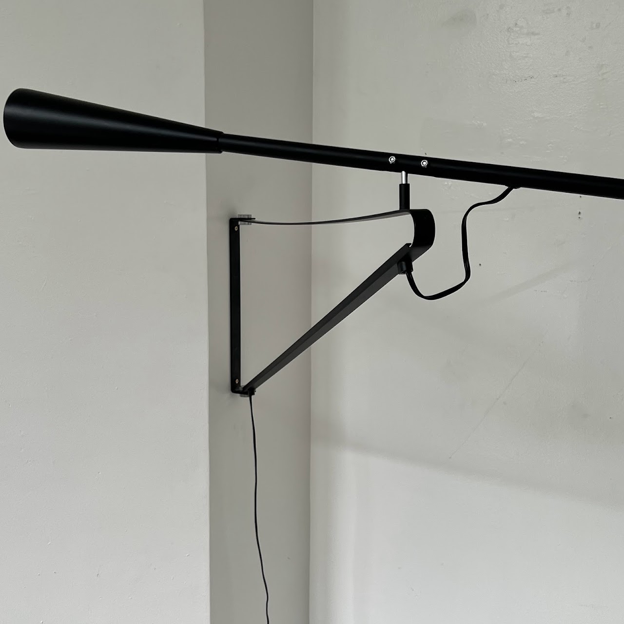 Mod Swing-Arm Cantilever Wall Lamp