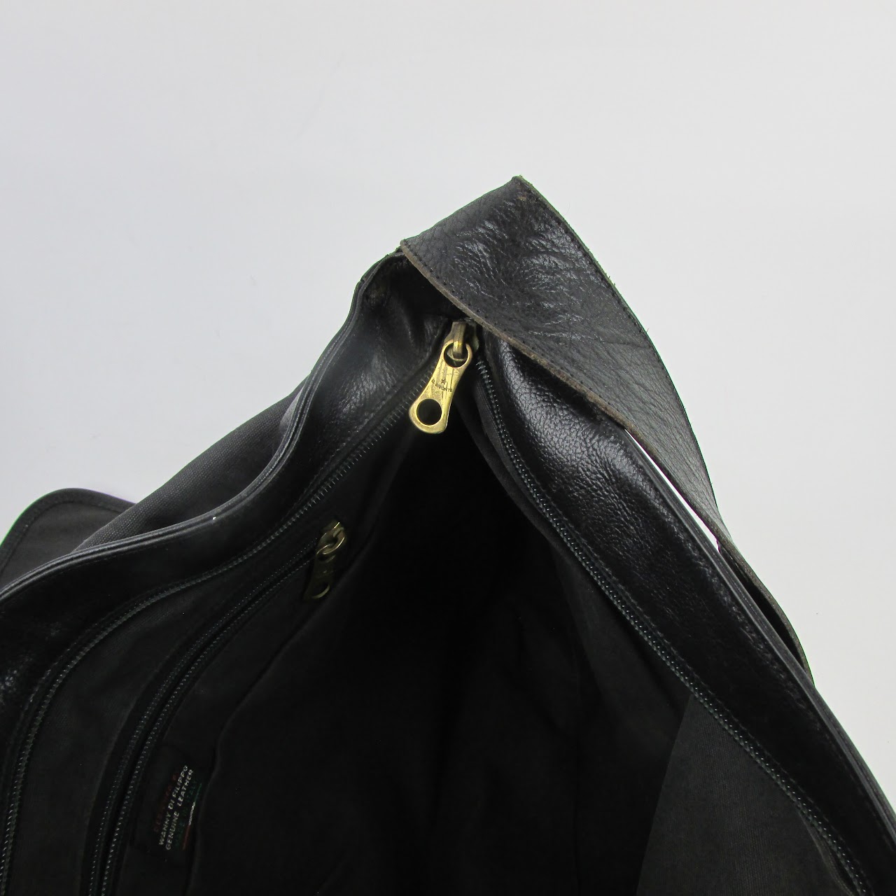 Il Bisonte Leather Messenger Bag