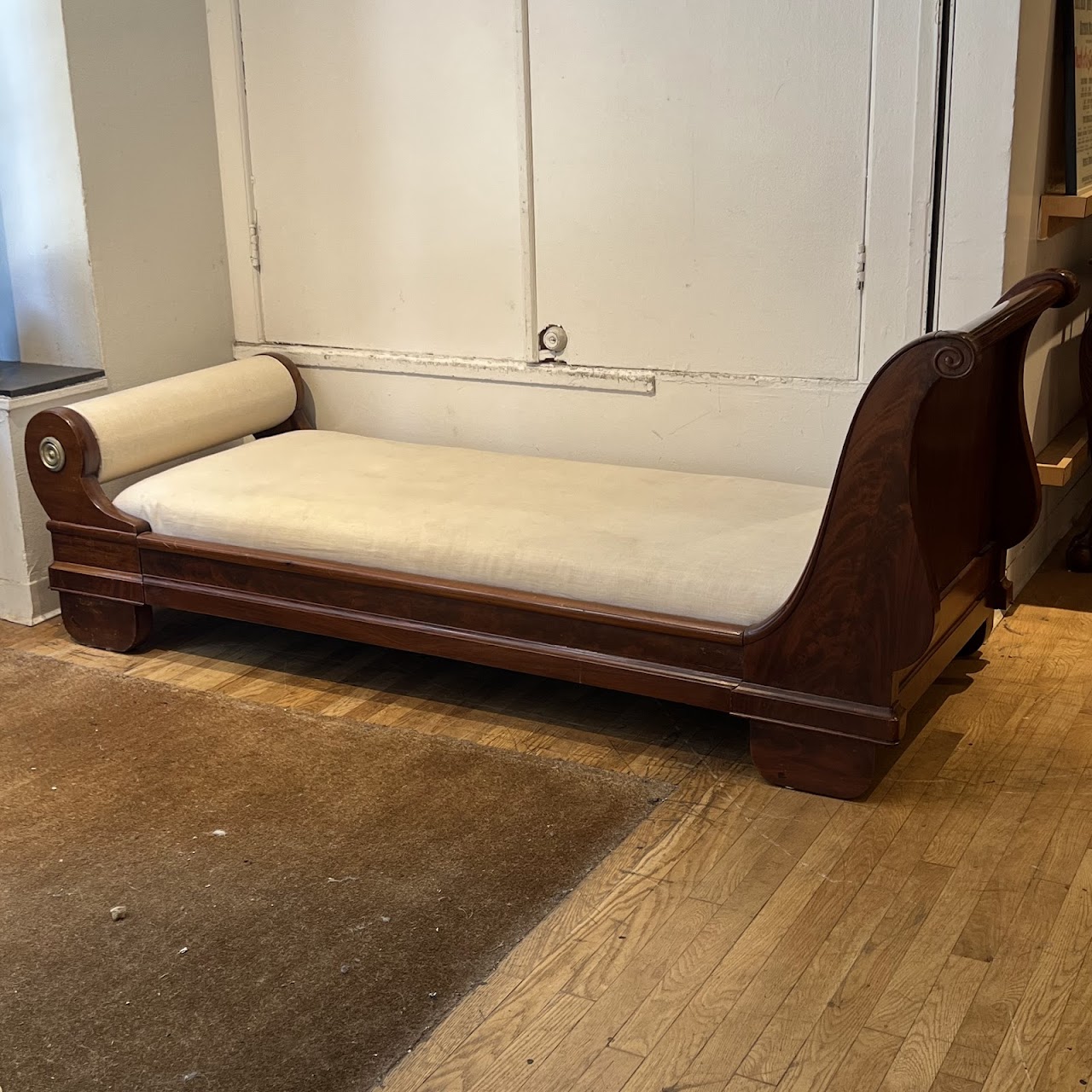 Empire Flame Mahogany Sleigh Daybed