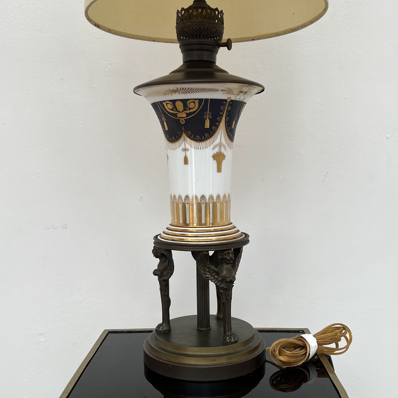 Neoclassical Porcelain and Brass Table Lamp