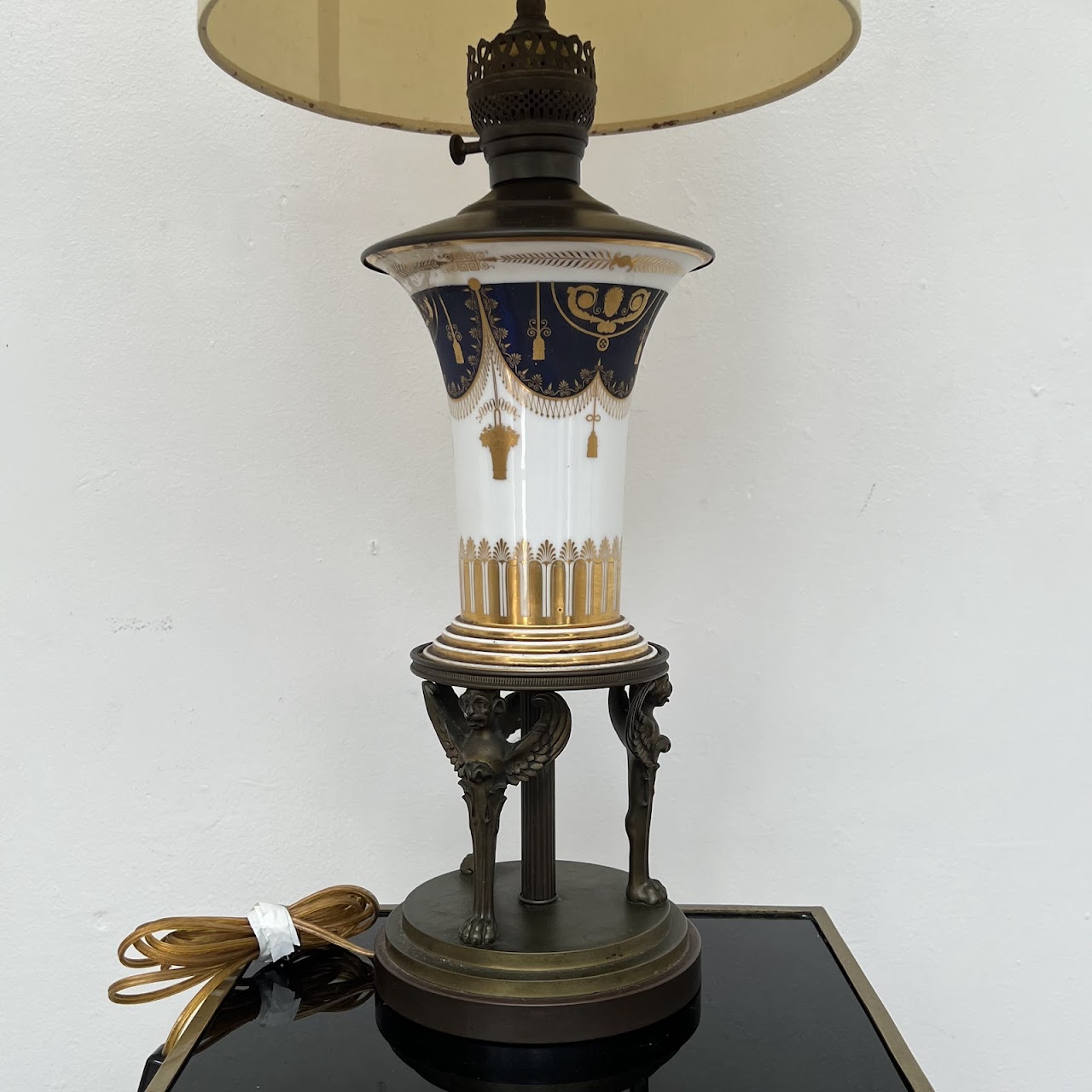 Neoclassical Porcelain and Brass Table Lamp