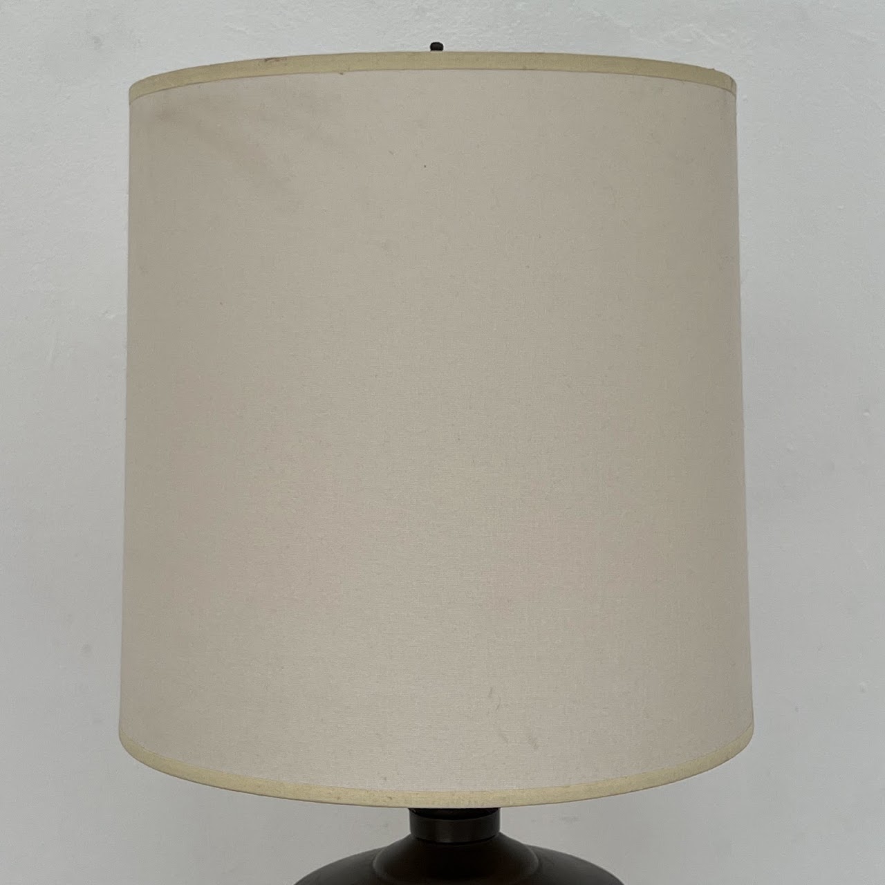 Neoclassical Porcelain and Brass Table Lamp