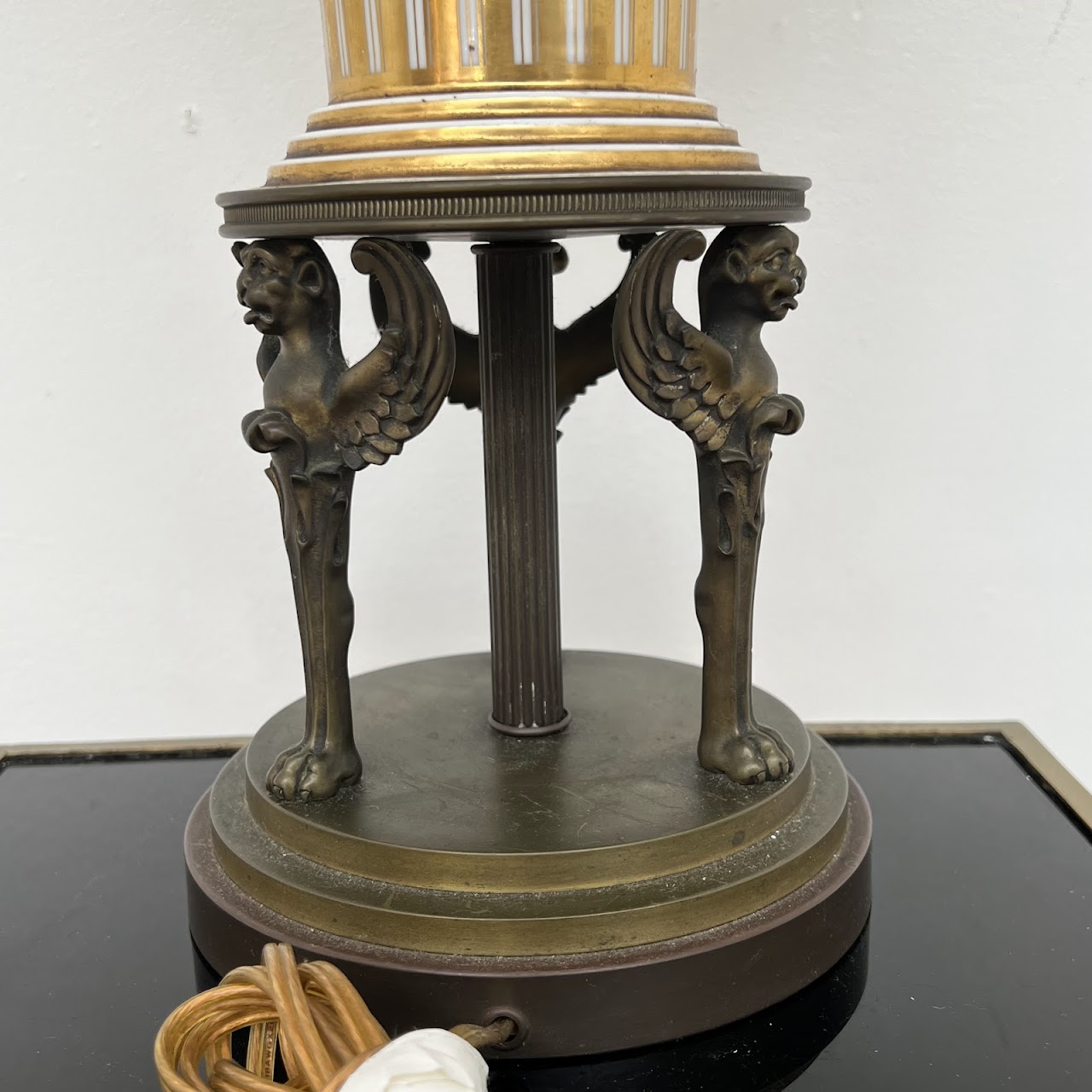 Neoclassical Porcelain and Brass Table Lamp