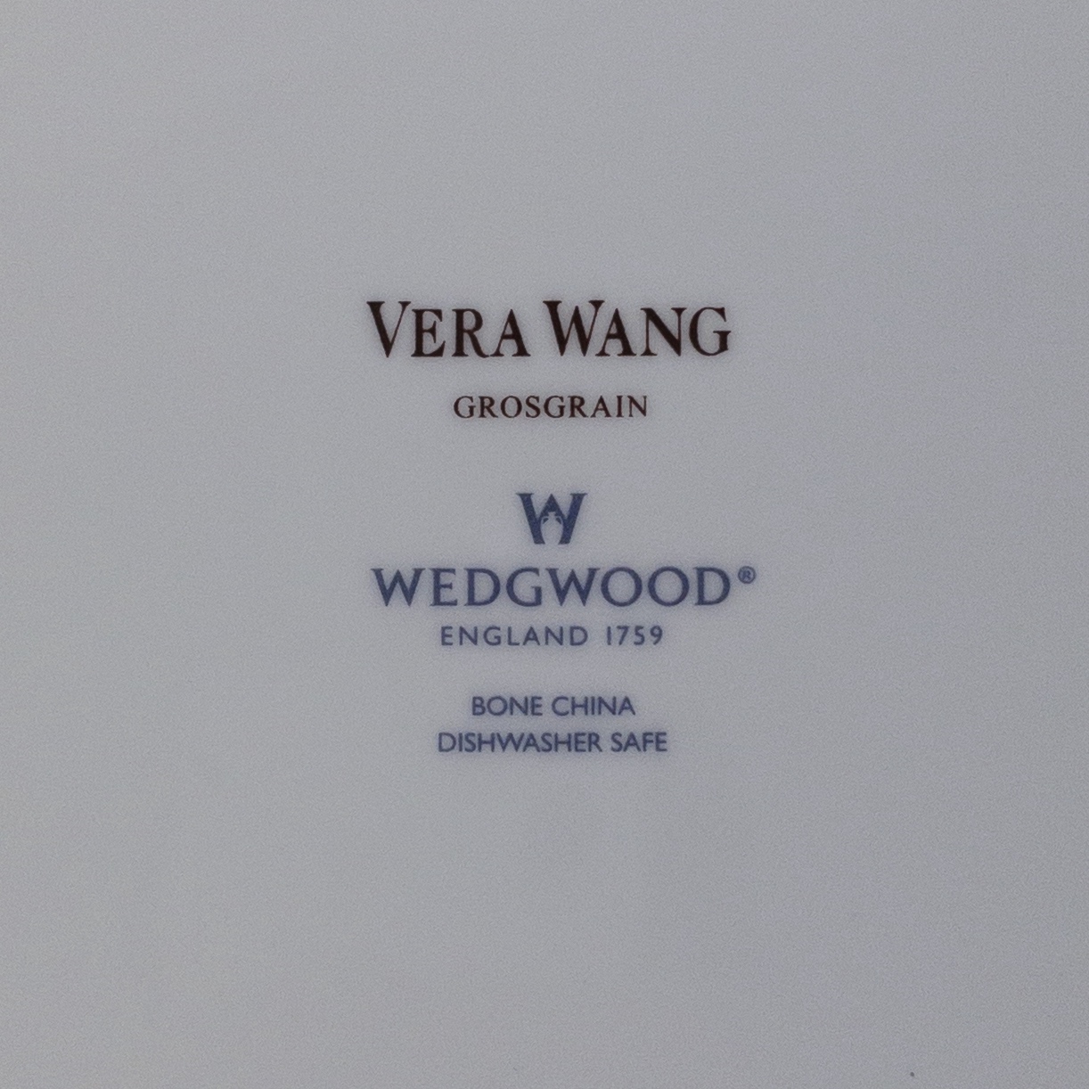 Service for Eight NEW Vera Wang x Wedgwood Grosgrain Pattern China