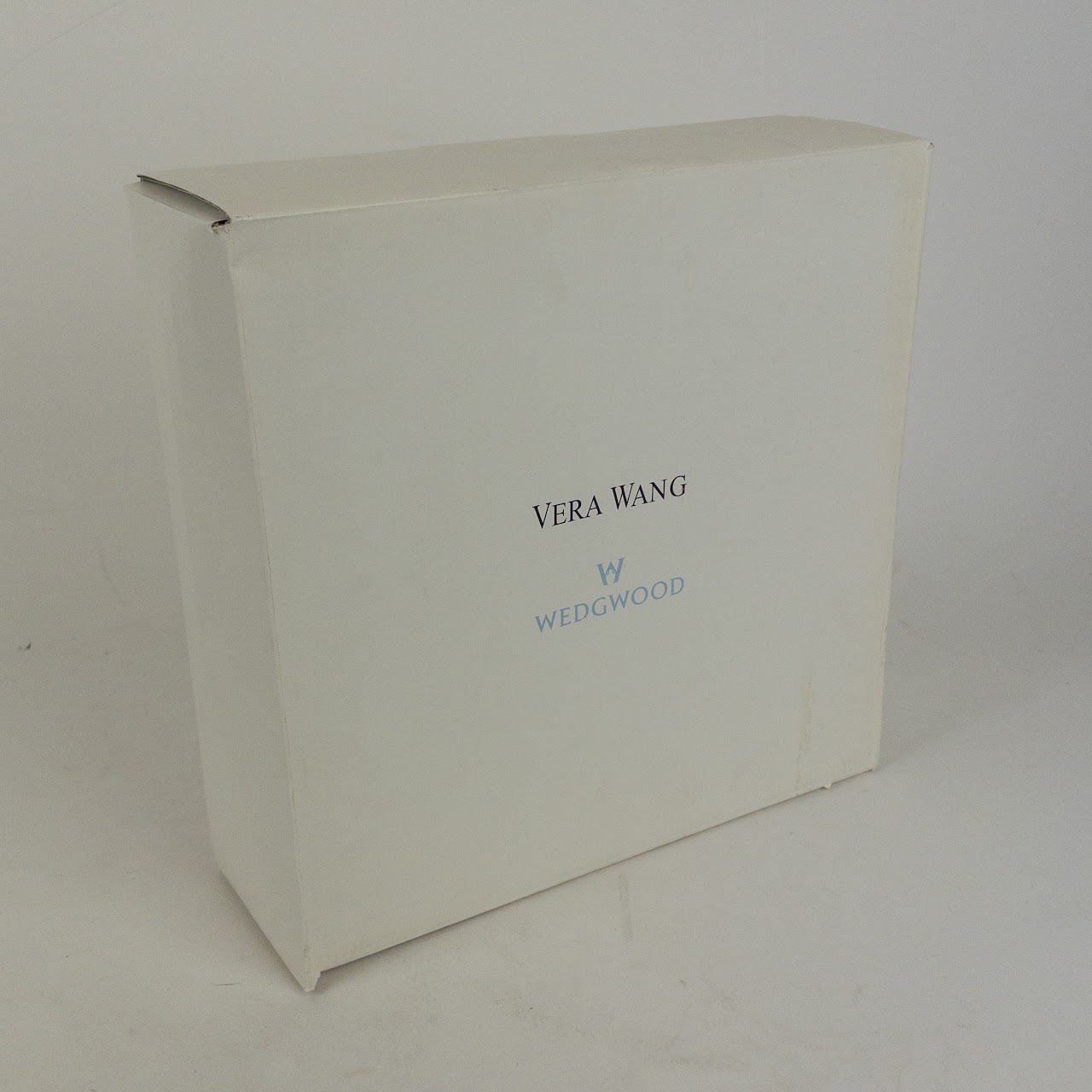 Service for Eight NEW Vera Wang x Wedgwood Grosgrain Pattern China