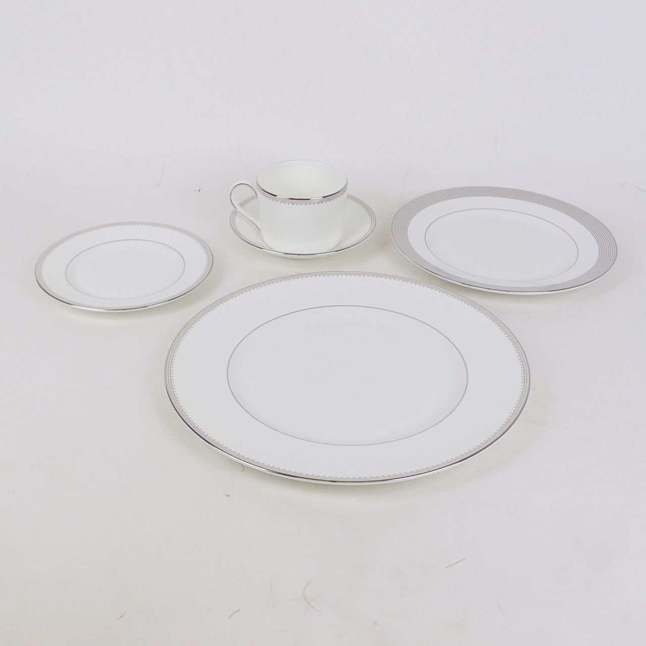 Service for Eight NEW Vera Wang x Wedgwood Grosgrain Pattern China