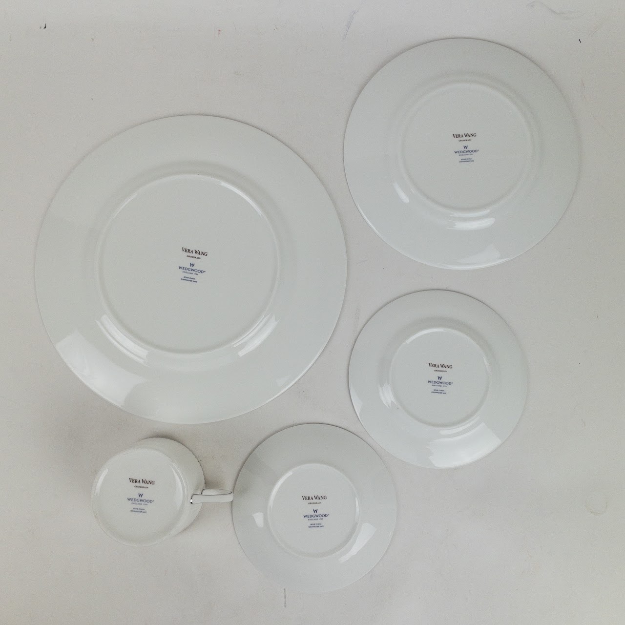 Service for Eight NEW Vera Wang x Wedgwood Grosgrain Pattern China