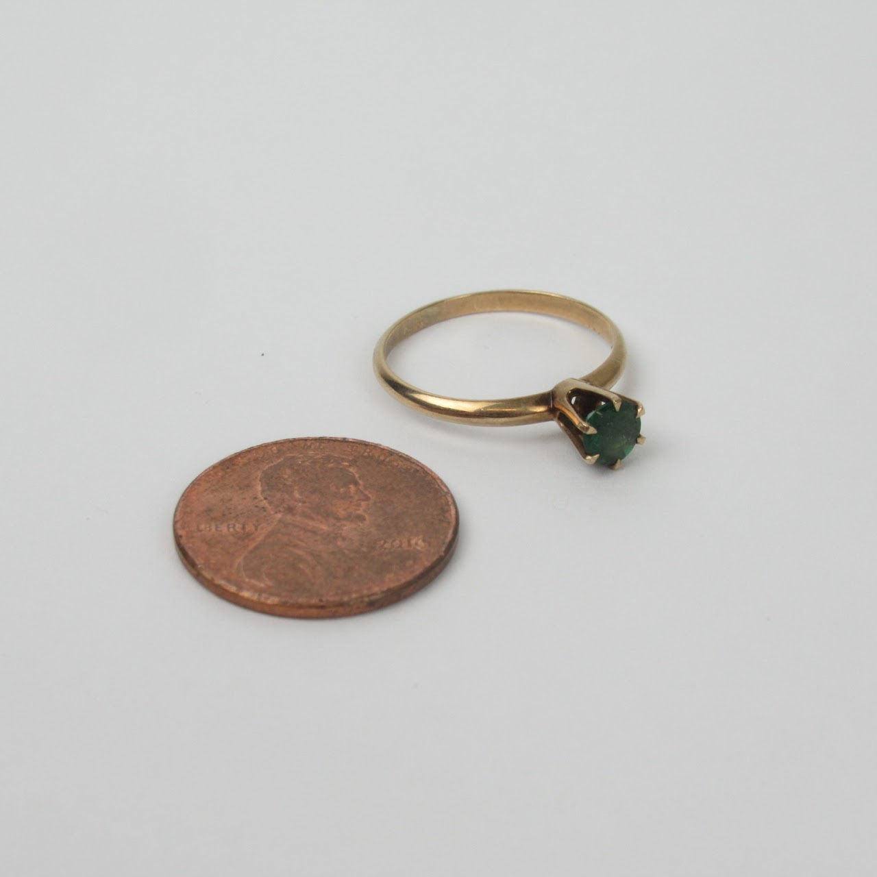 10K Gold & Green Stone Ring