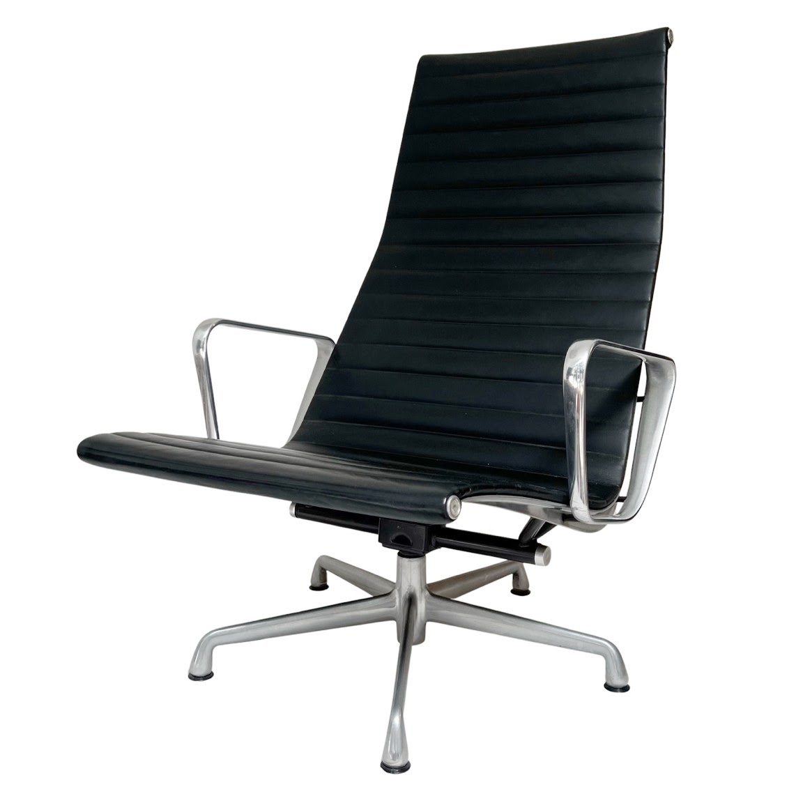 Eames Aluminum Group Lounge Chair #2