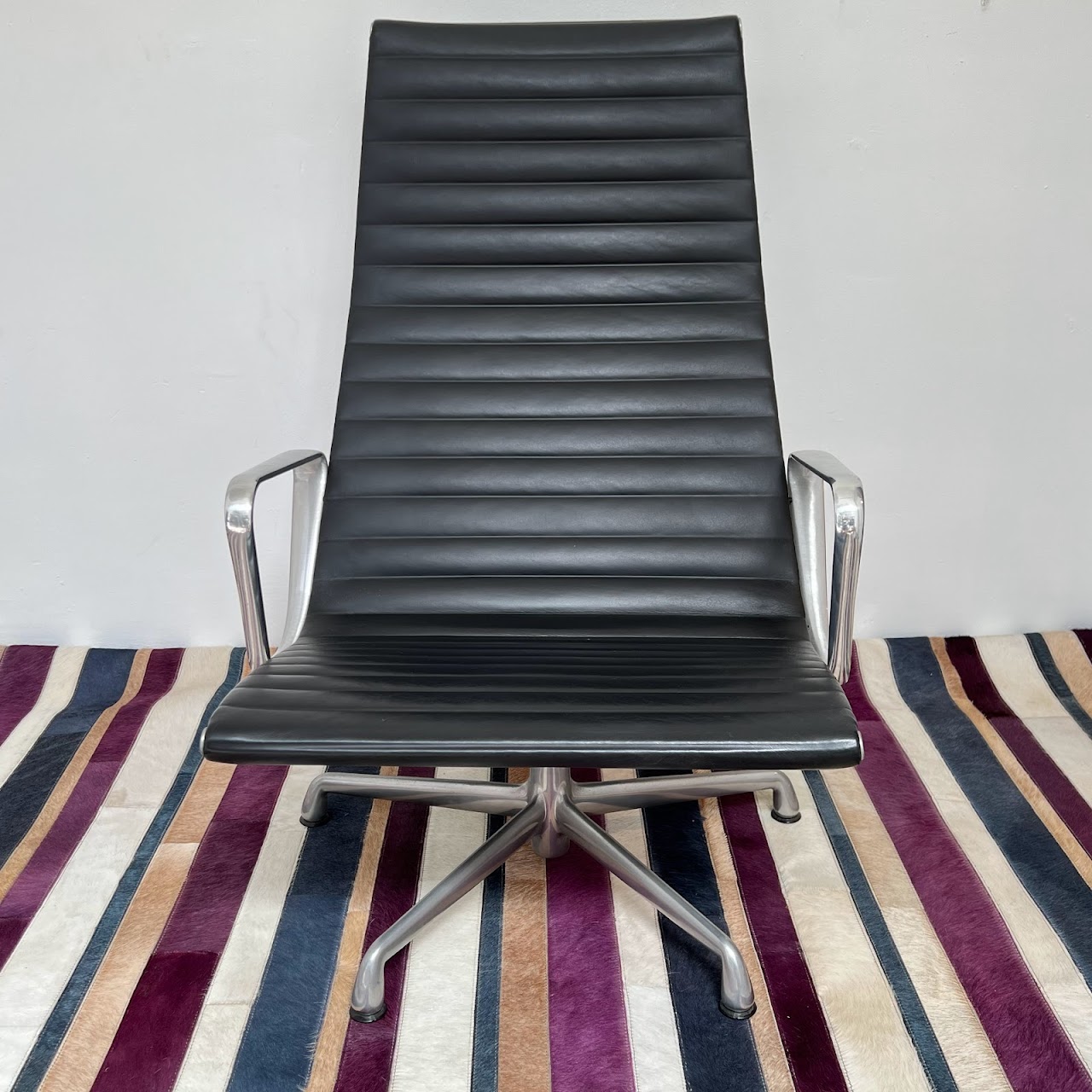 Eames Aluminum Group Lounge Chair #1