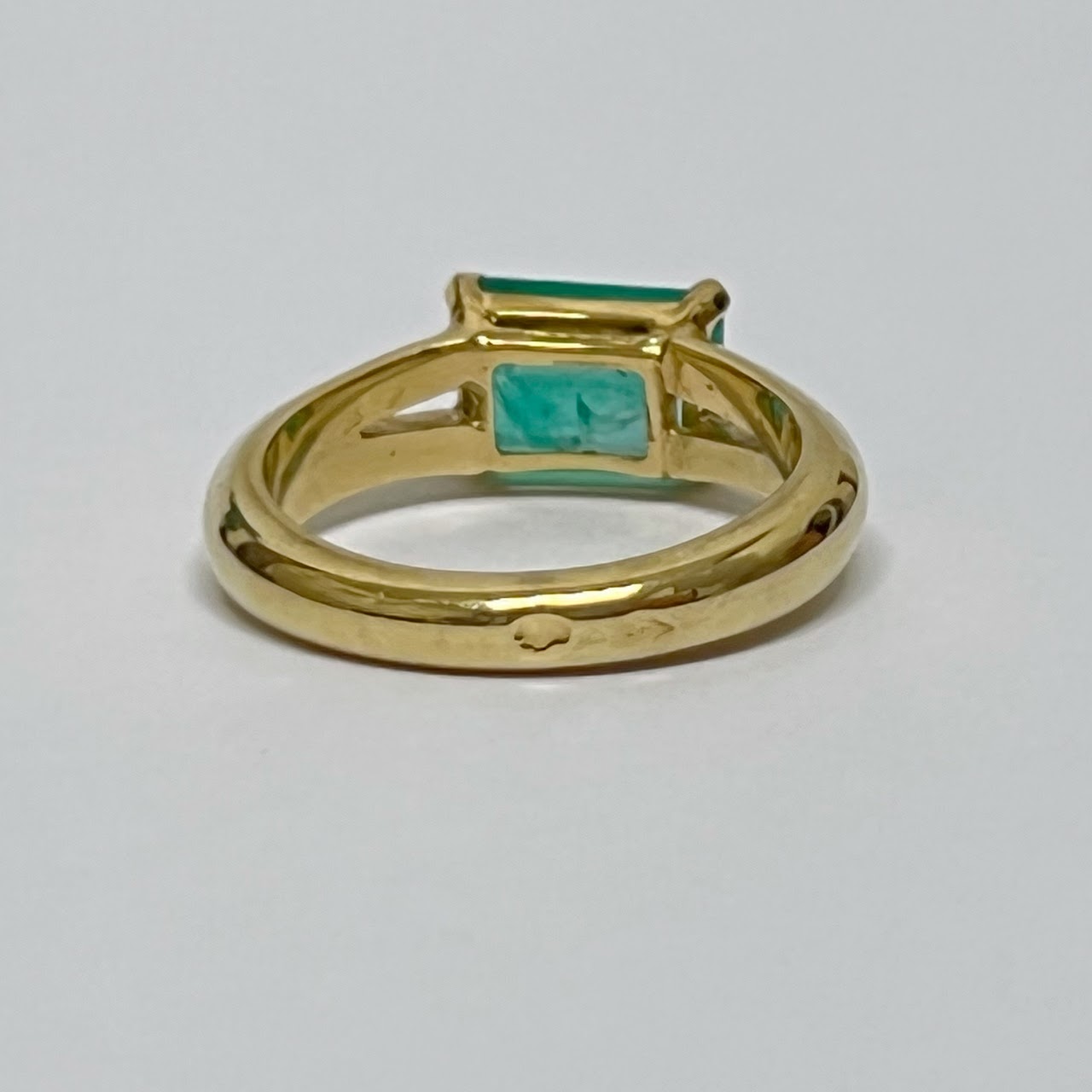 18K Gold & Green Stone Ring