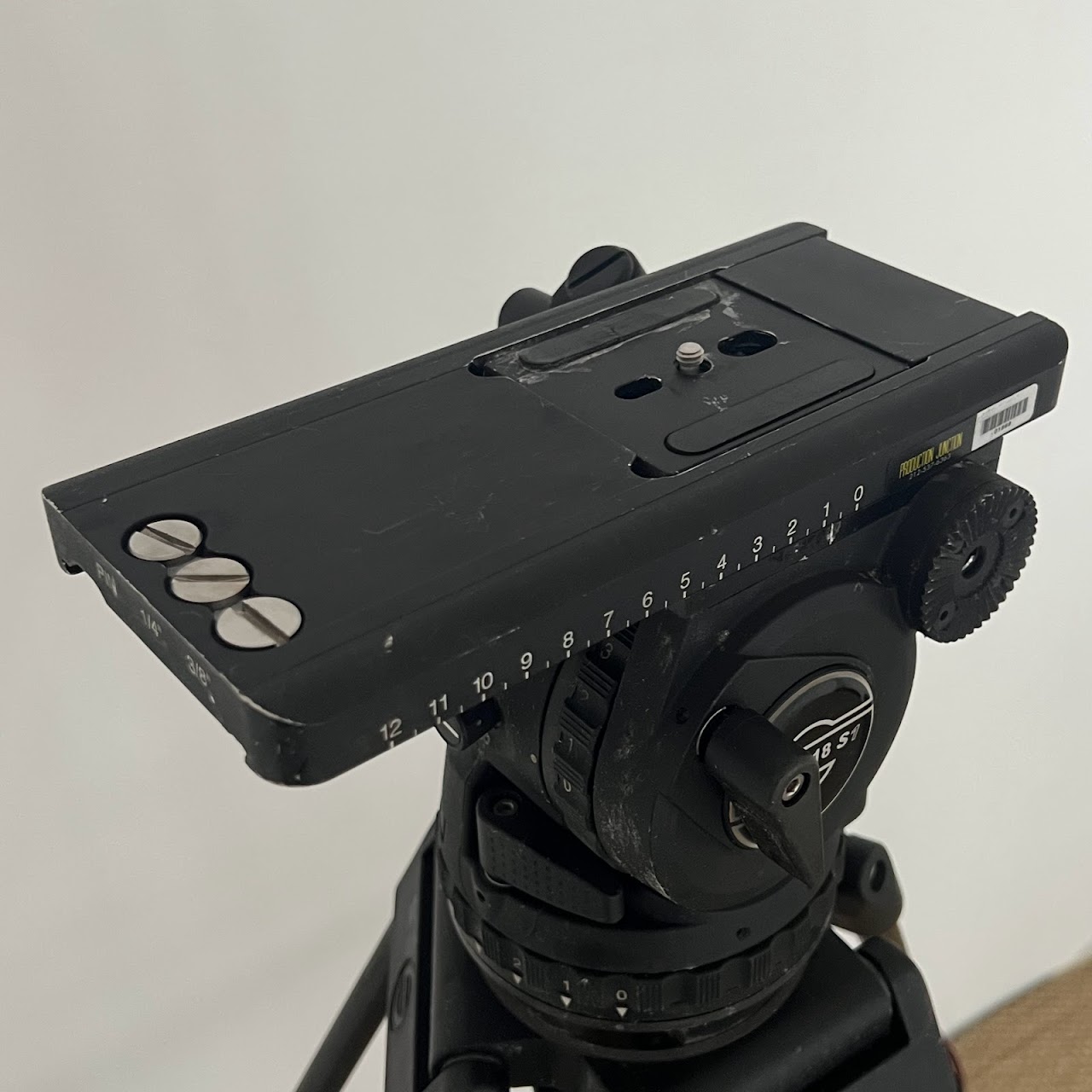 Sachtler Video 18 S1 Fluid Head with Carbon Fiber Tripod