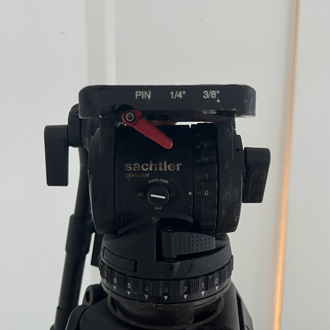 Sachtler Video 18 S1 Fluid Head with Carbon Fiber Tripod