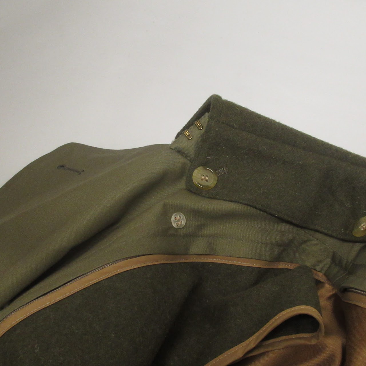 Burberry's Trench 32 Olive Lined Weatherproof Longcoat