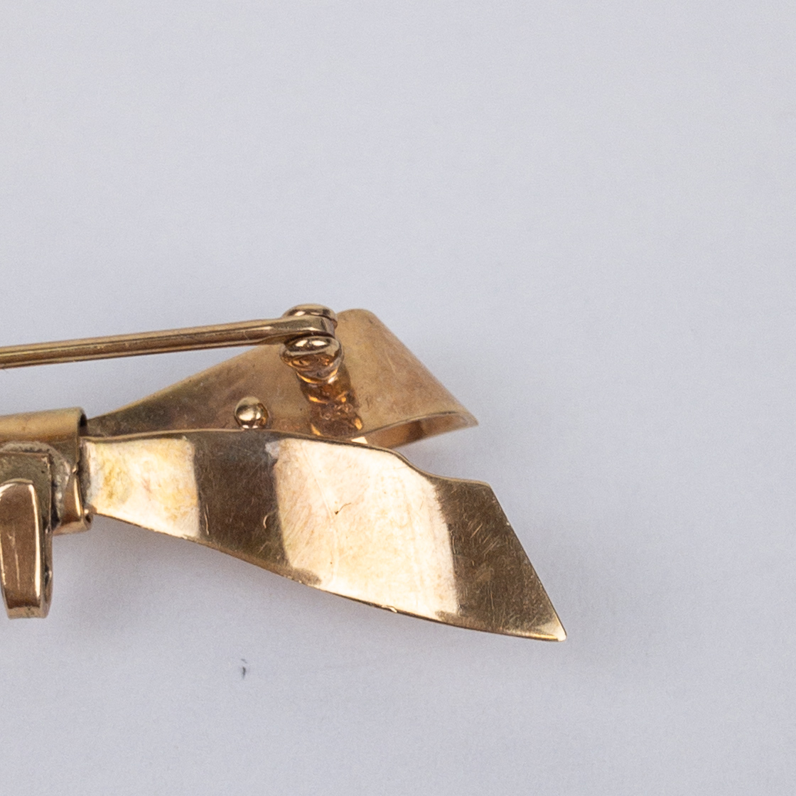 14K Gold Bow Brooch