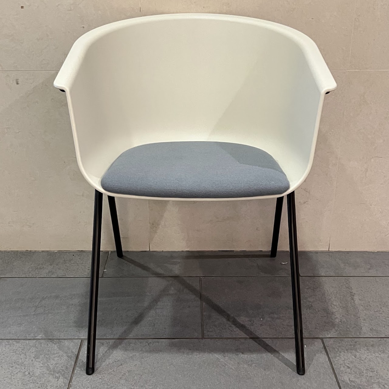 KFI Studios Roqa Contemporary Bucket Chair