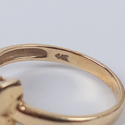 14K Gold Bow Detailed Ring with Three Tiny Diamonds