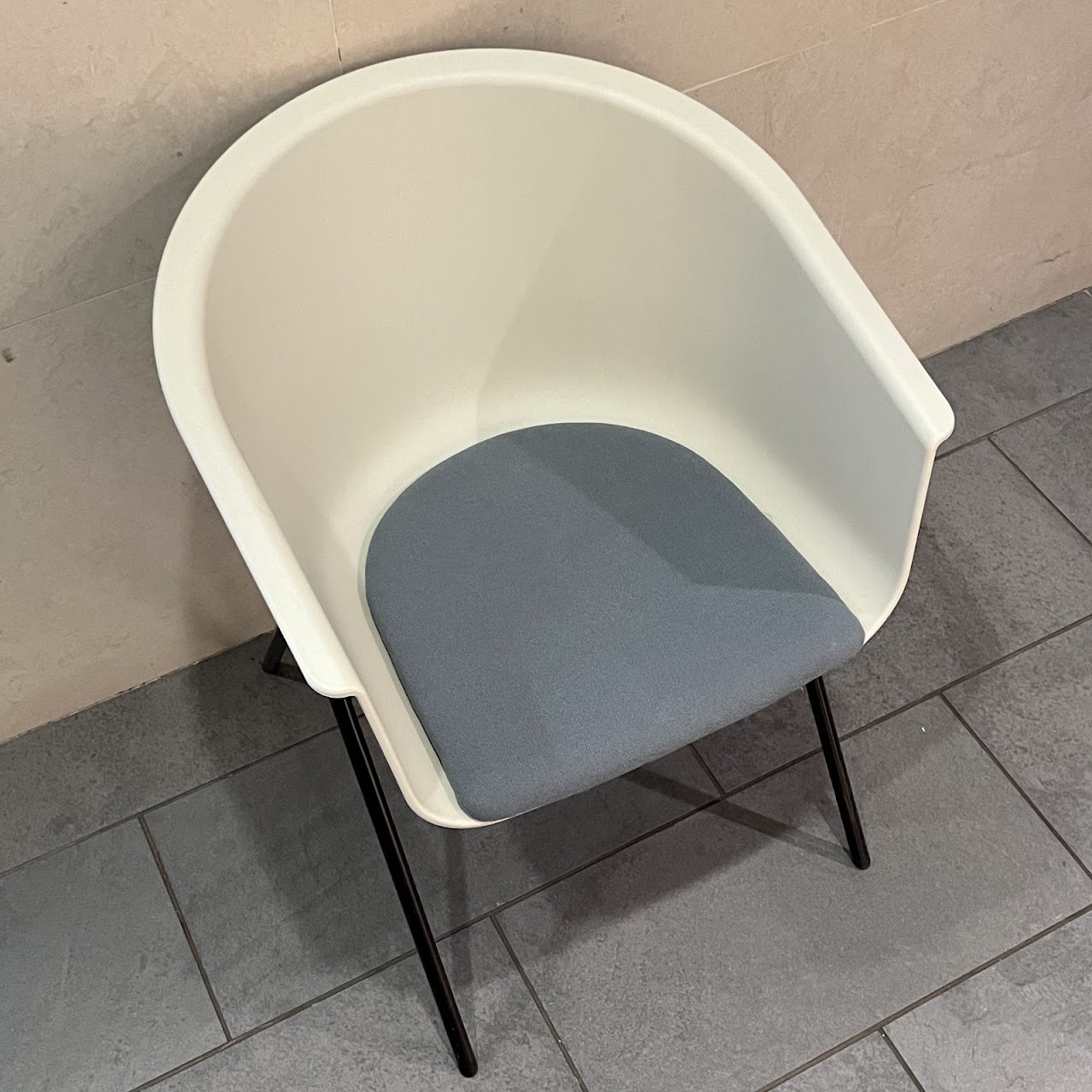 KFI Studios Roqa Contemporary Bucket Chair