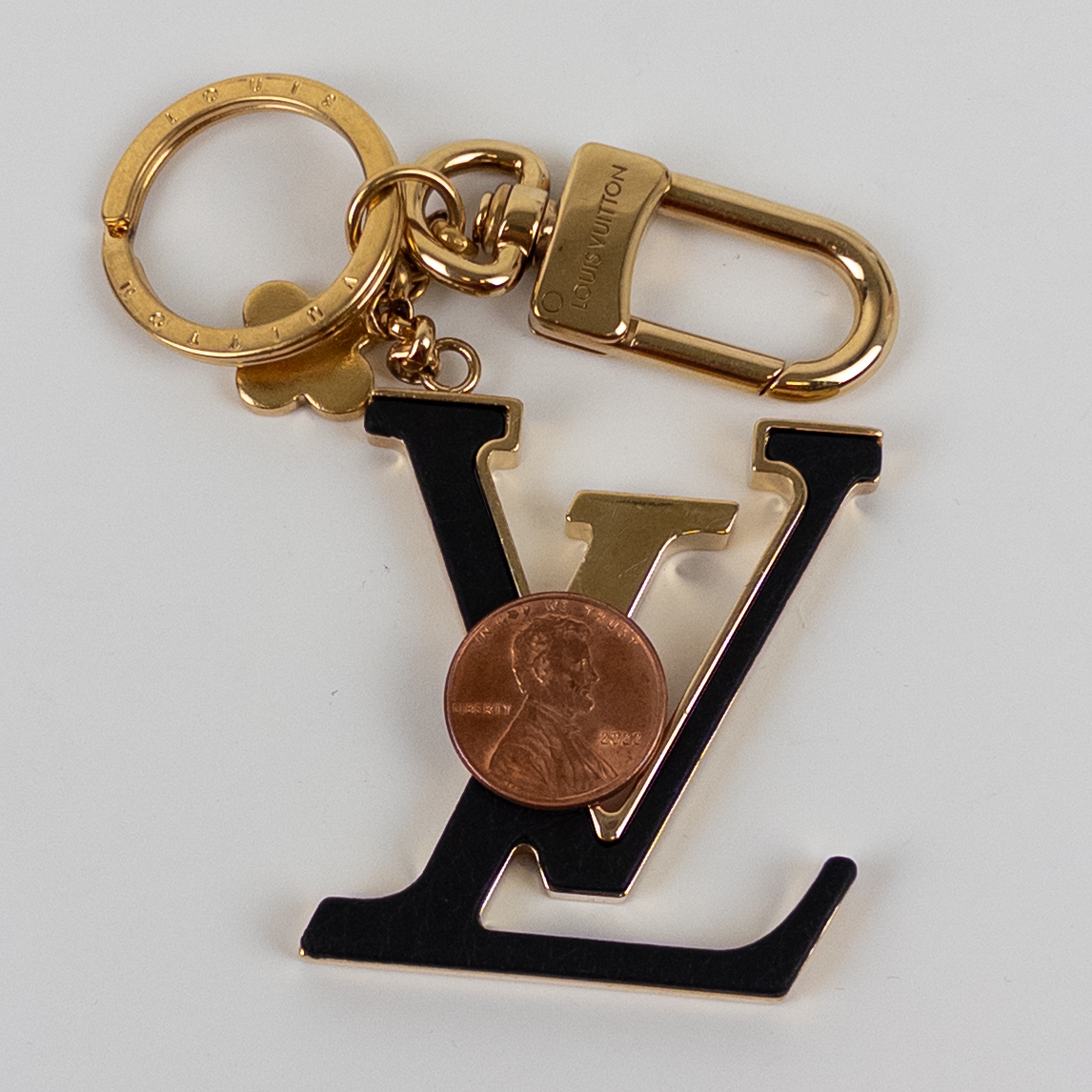 Louis Vuitton Taurillon LV Capucines Charm Key Holder