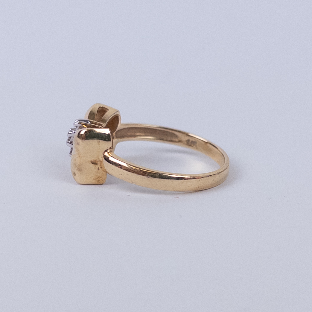 14K Gold Bow Detailed Ring with Three Tiny Diamonds