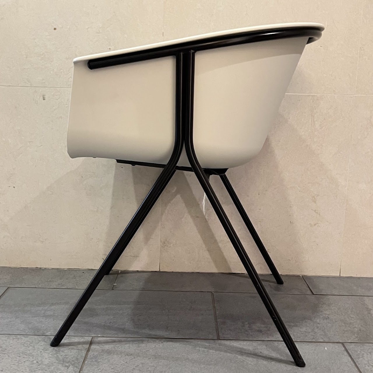 KFI Studios Roqa Contemporary Bucket Chair